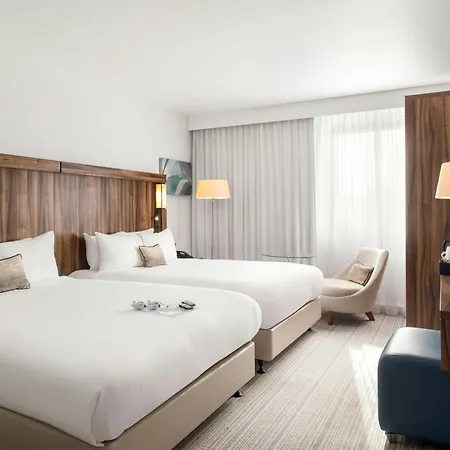 Courtyard By Marriott Glasgow Airport-2